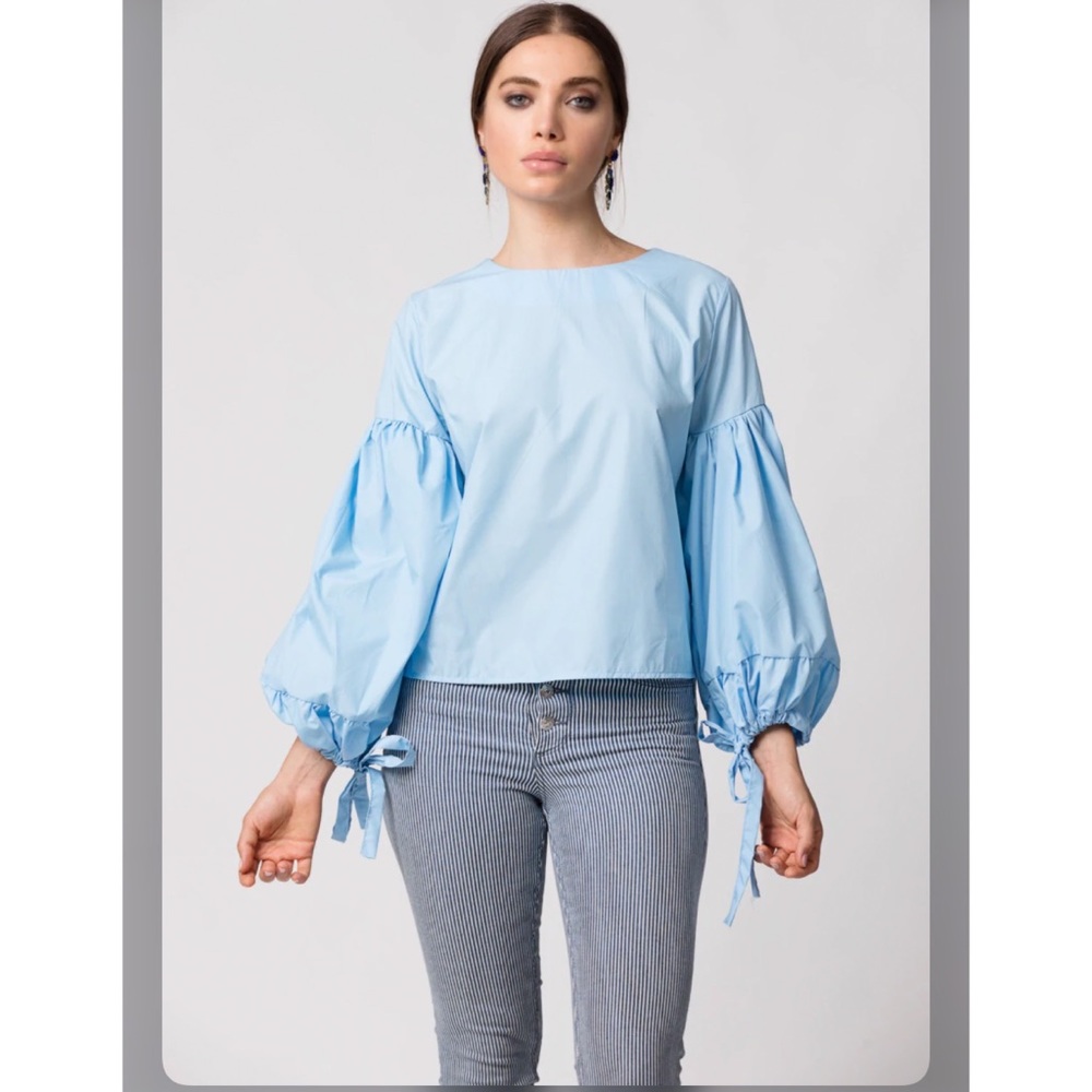 Haute Rouge Balloon sleeve top.